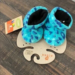 NWT Acorn Easy Bootie- Blue Leopard- 12-18m